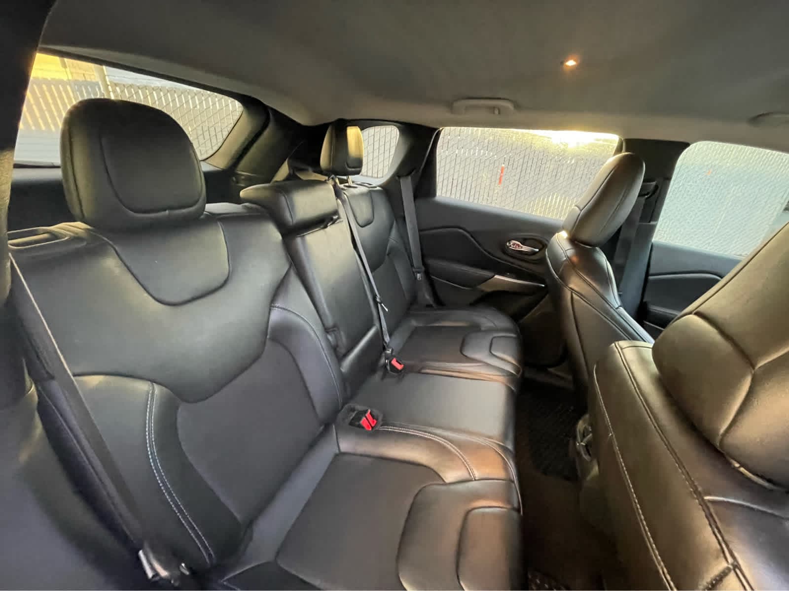 Thumbnail: 2019 Jeep Cherokee - 27