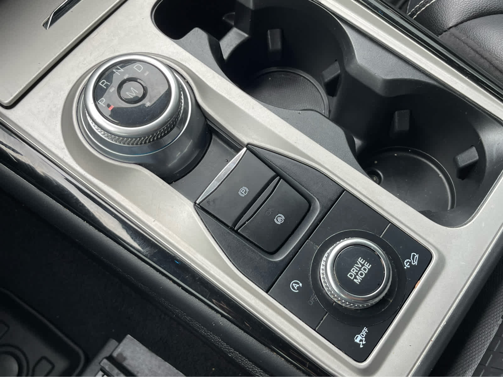 Thumbnail: 2022 Ford Explorer - 16