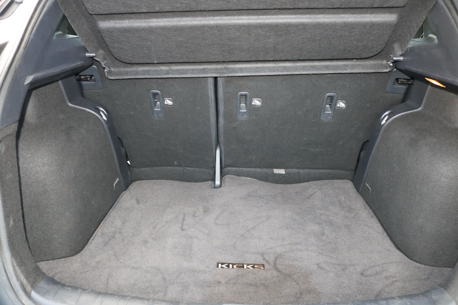 Thumbnail: 2019 Nissan Kicks - 11