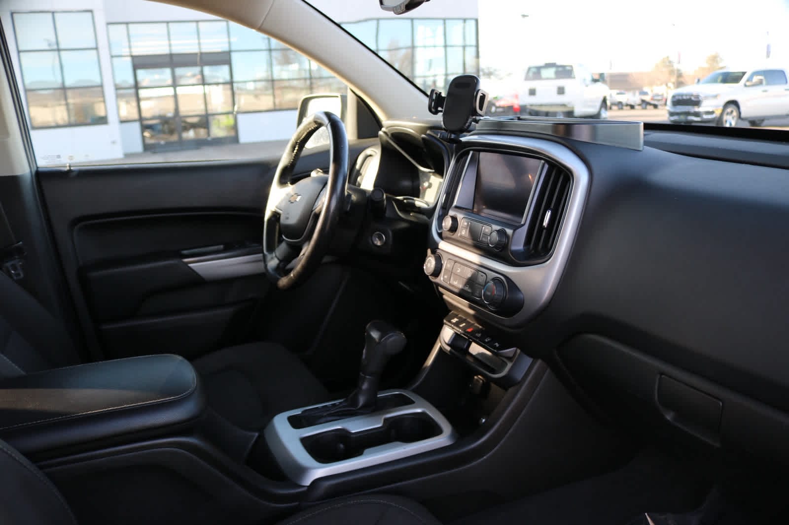 Thumbnail: 2019 Chevrolet Colorado - 23