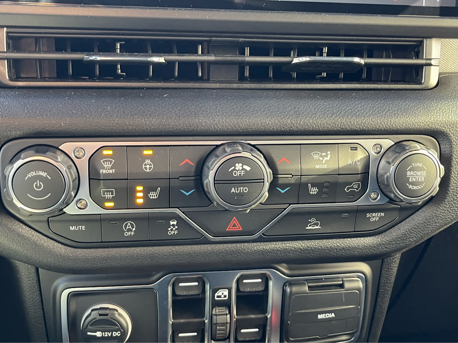 Thumbnail: 2026 Jeep Wrangler - 15