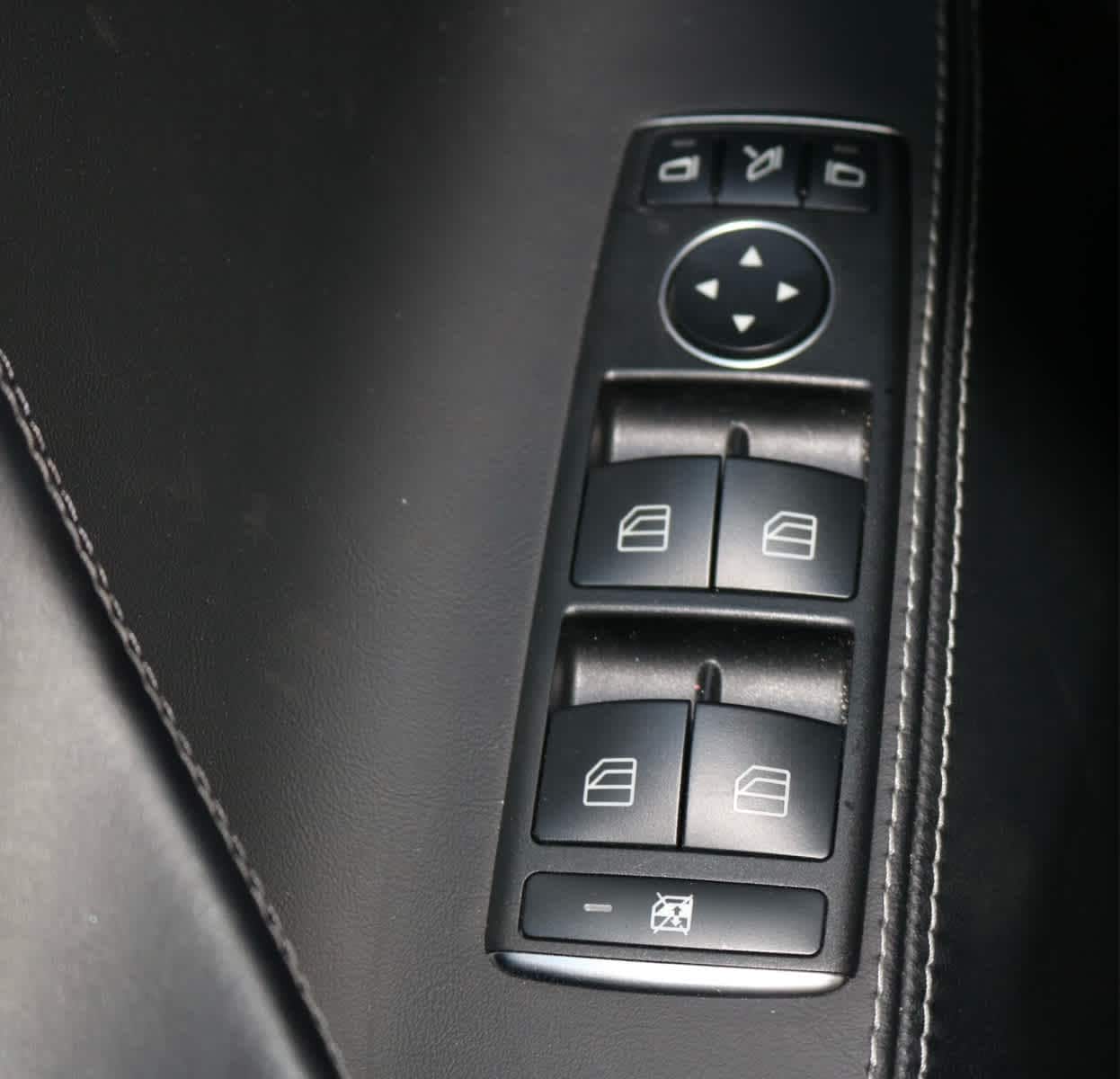 Thumbnail: 2020 Tesla Model S - 23