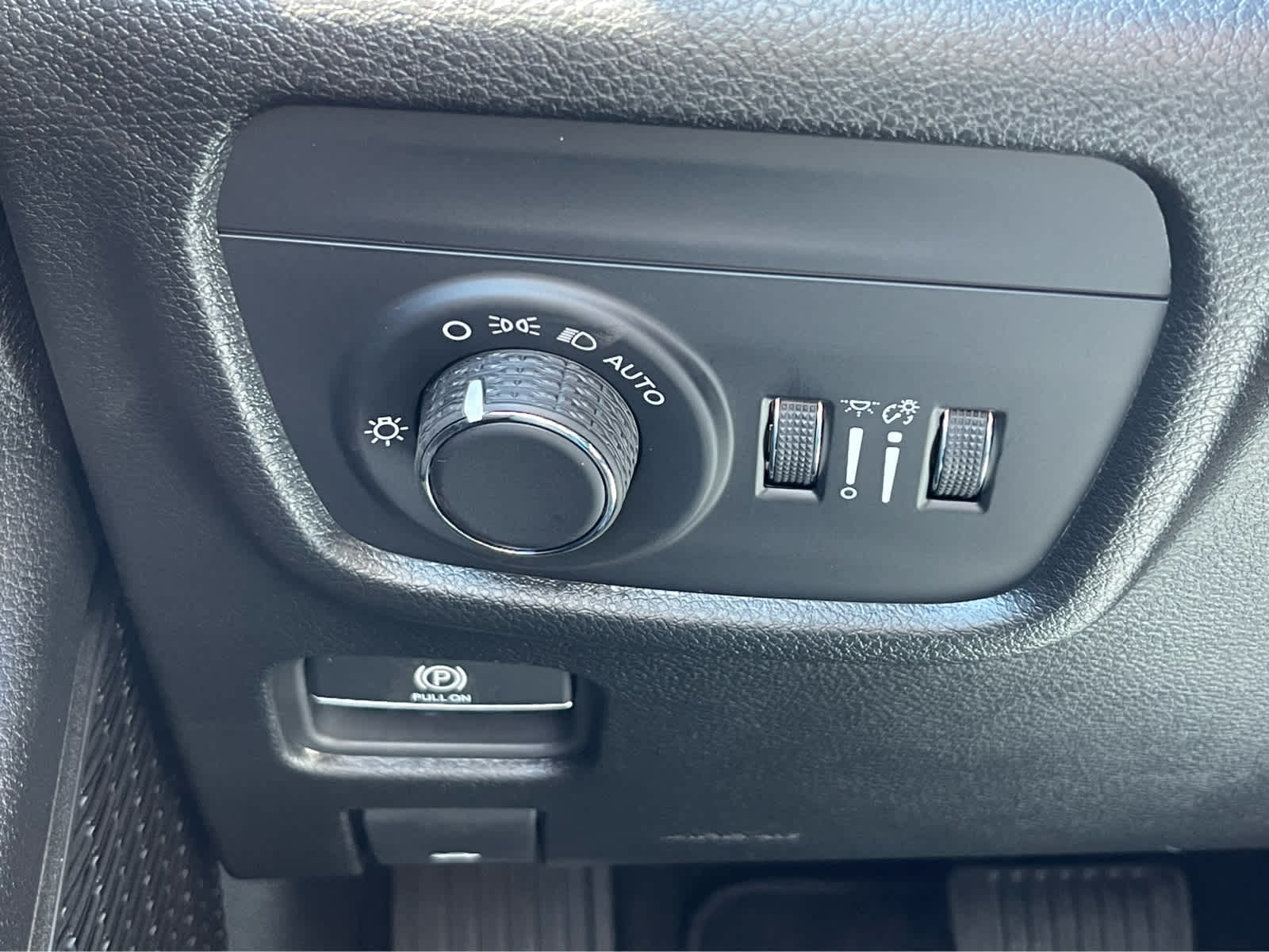 Thumbnail: 2025 Jeep Grand Cherokee - 16