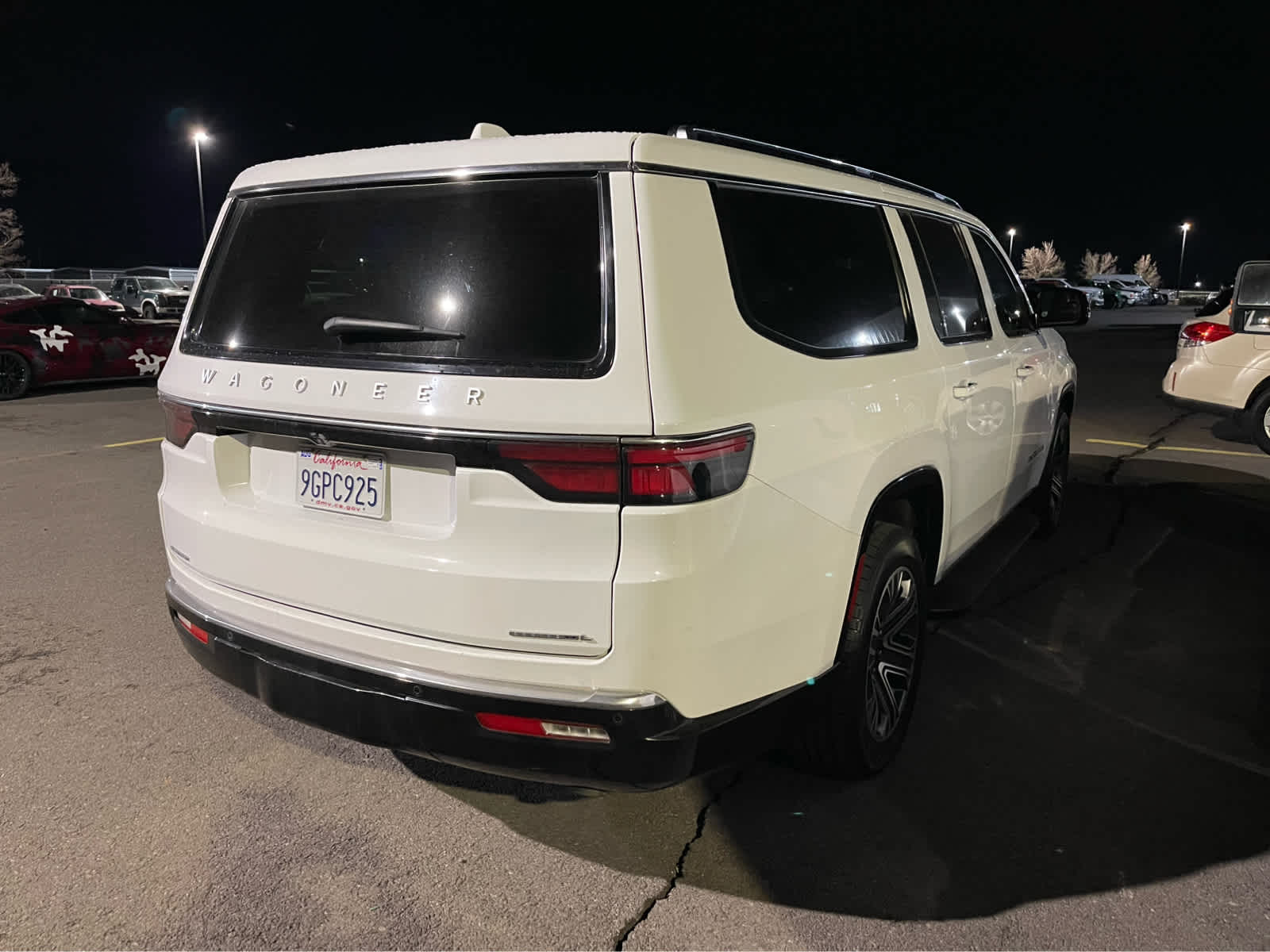 2023 Jeep Wagoneer L Series II photo 2