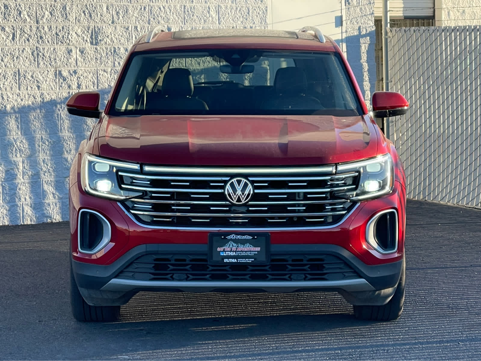 2024 Volkswagen Atlas V6 SE Technology photo 3