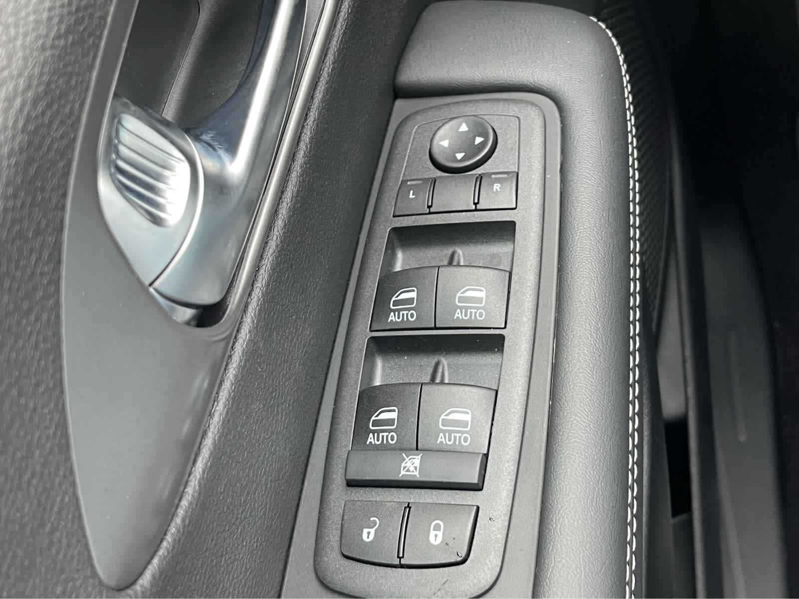 Thumbnail: 2026 Chrysler Pacifica - 17