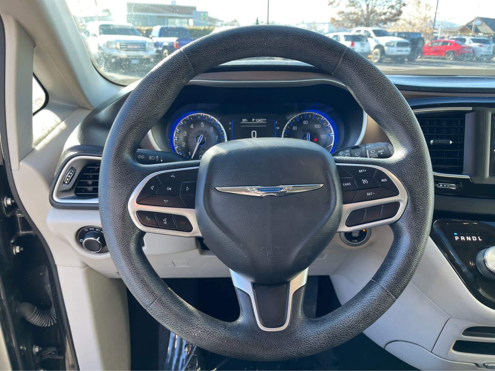 Thumbnail: 2020 Chrysler Voyager - 20