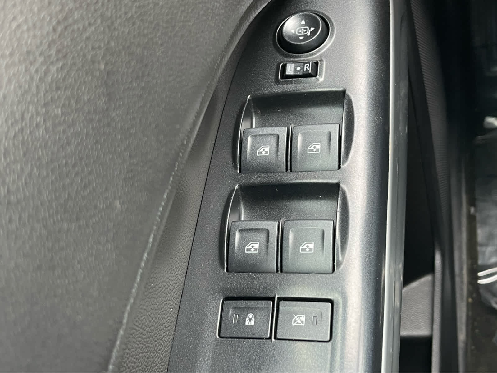 Thumbnail: 2018 Chevrolet Colorado - 15