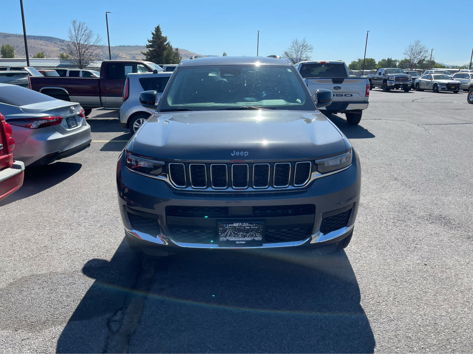 2024 Jeep Grand Cherokee L photo 2