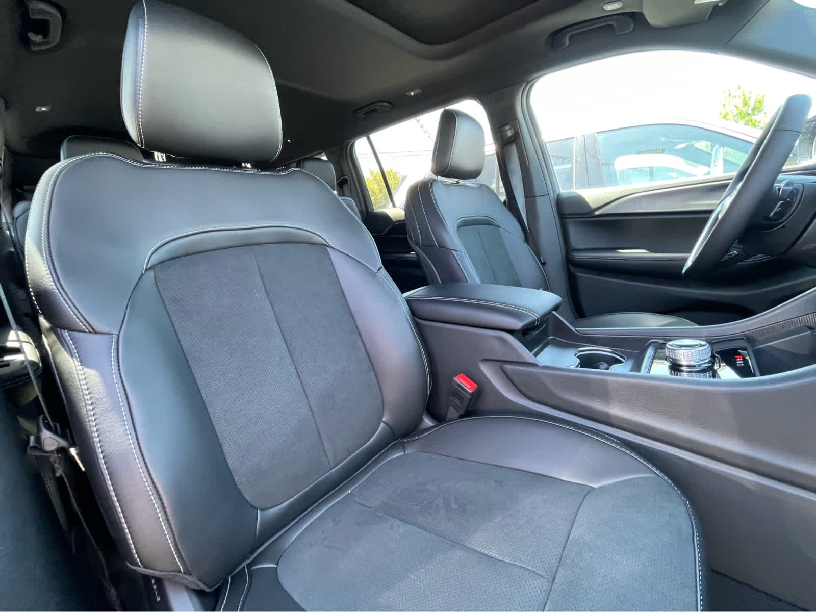 Thumbnail: 2025 Jeep Grand Cherokee - 19