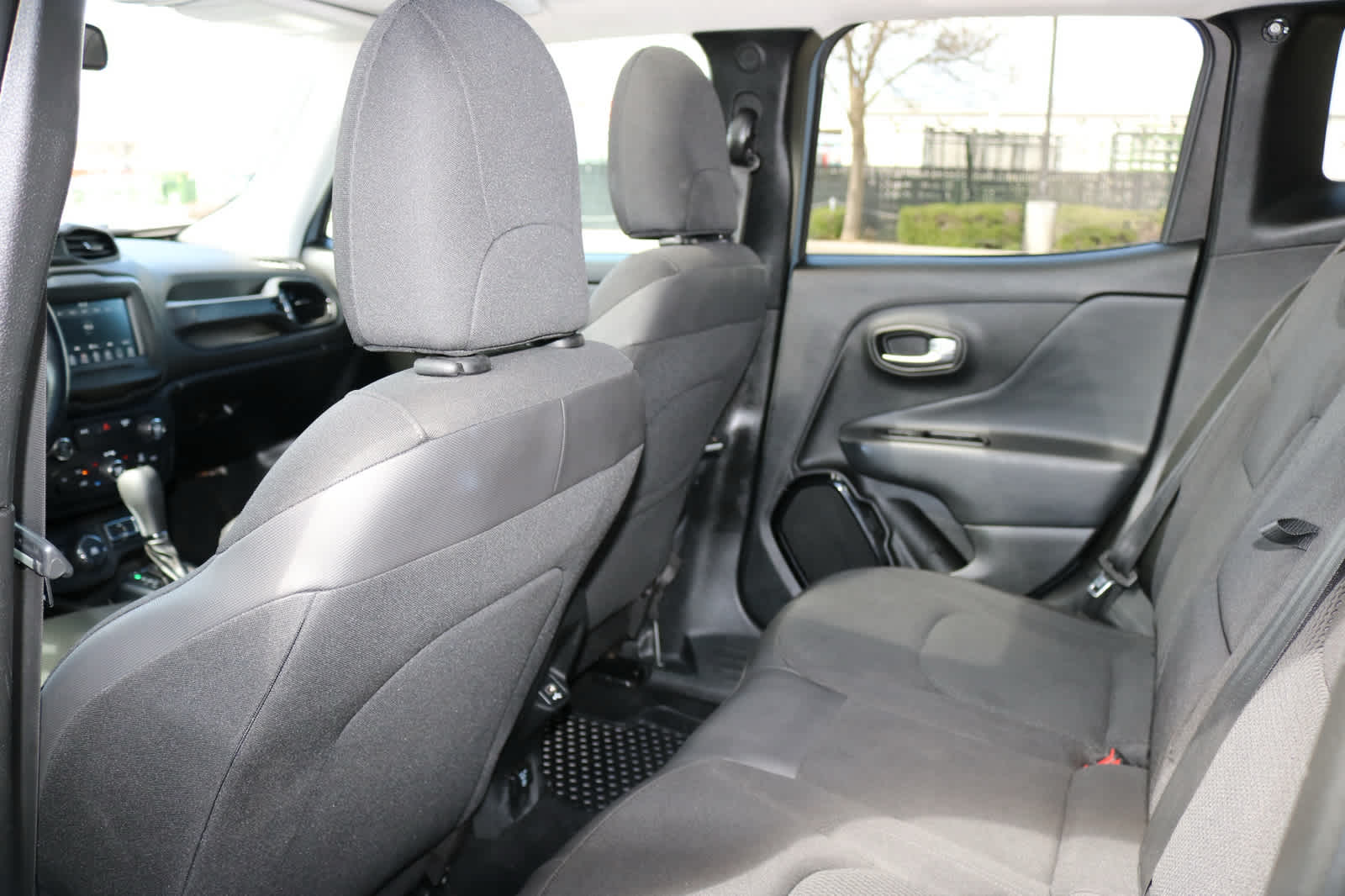 Thumbnail: 2018 Jeep Renegade - 25