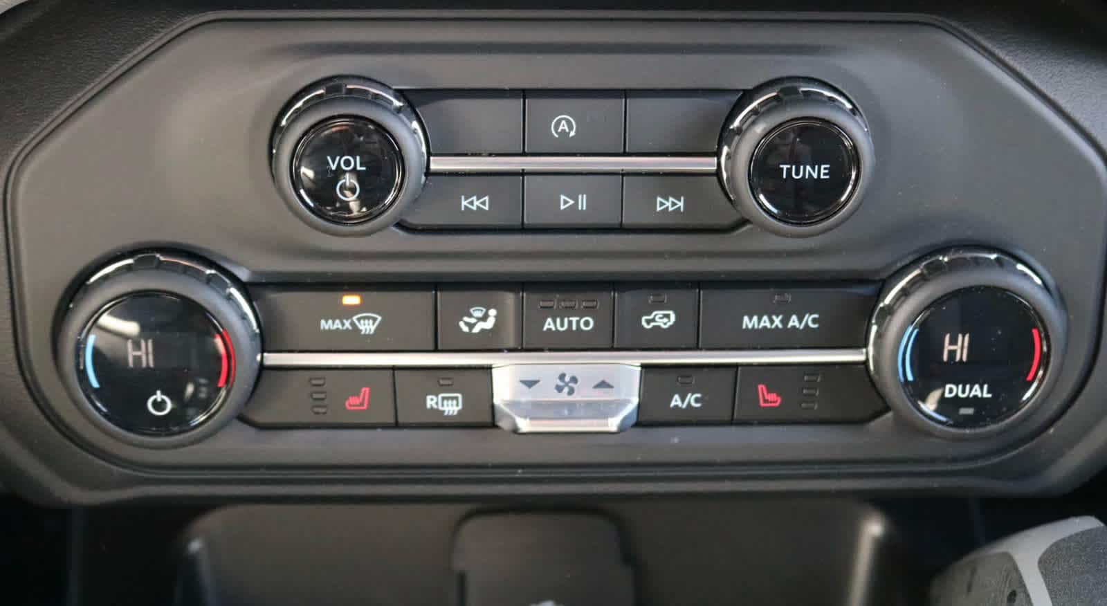 Thumbnail: 2023 Ford Bronco - 17