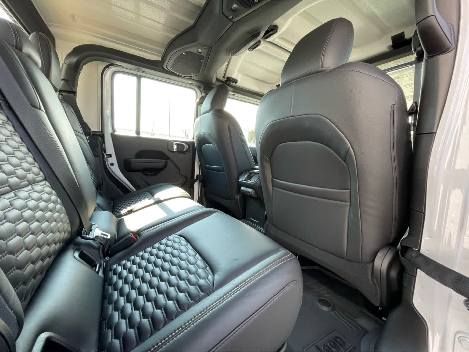 Thumbnail: 2025 Jeep Gladiator - 24