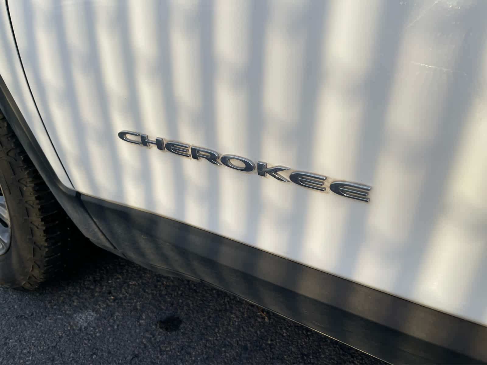 Thumbnail: 2019 Jeep Cherokee - 9