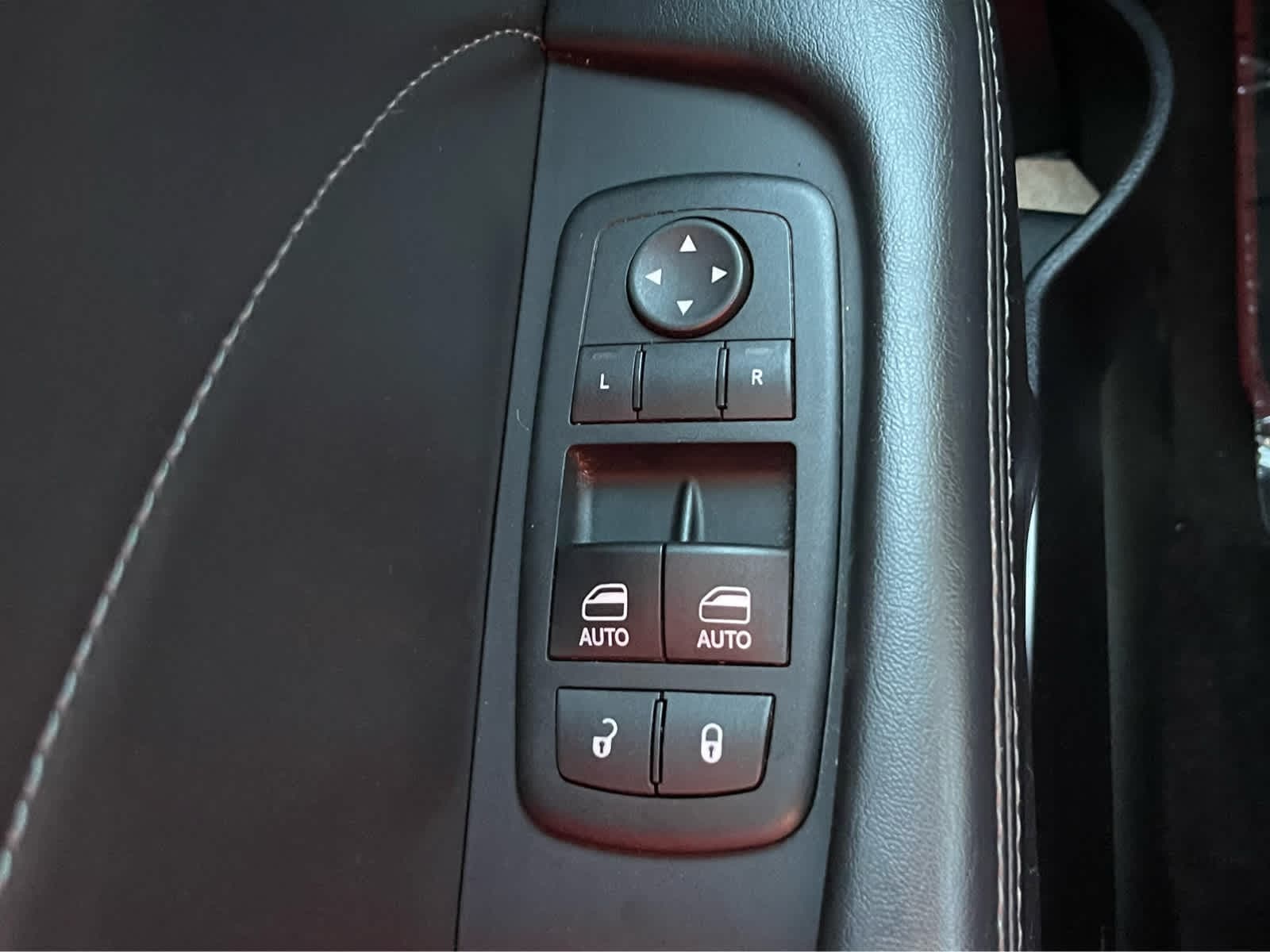 Thumbnail: 2015 Dodge Challenger - 18