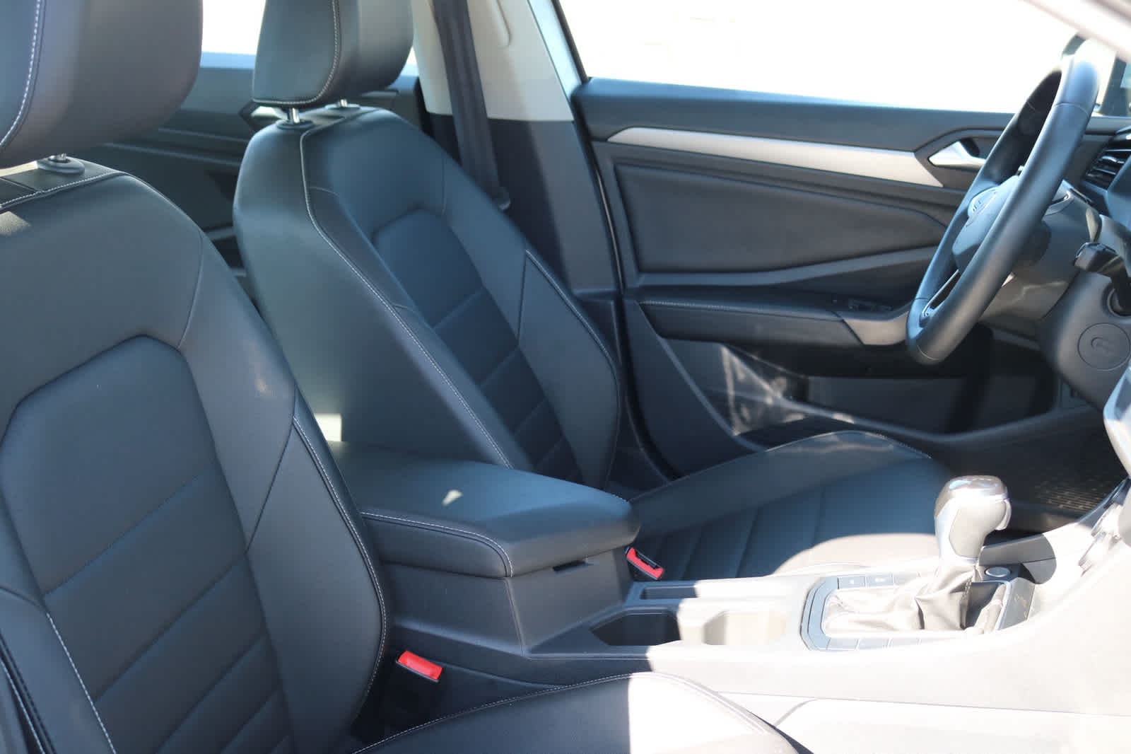 Thumbnail: 2024 Volkswagen Jetta - 23