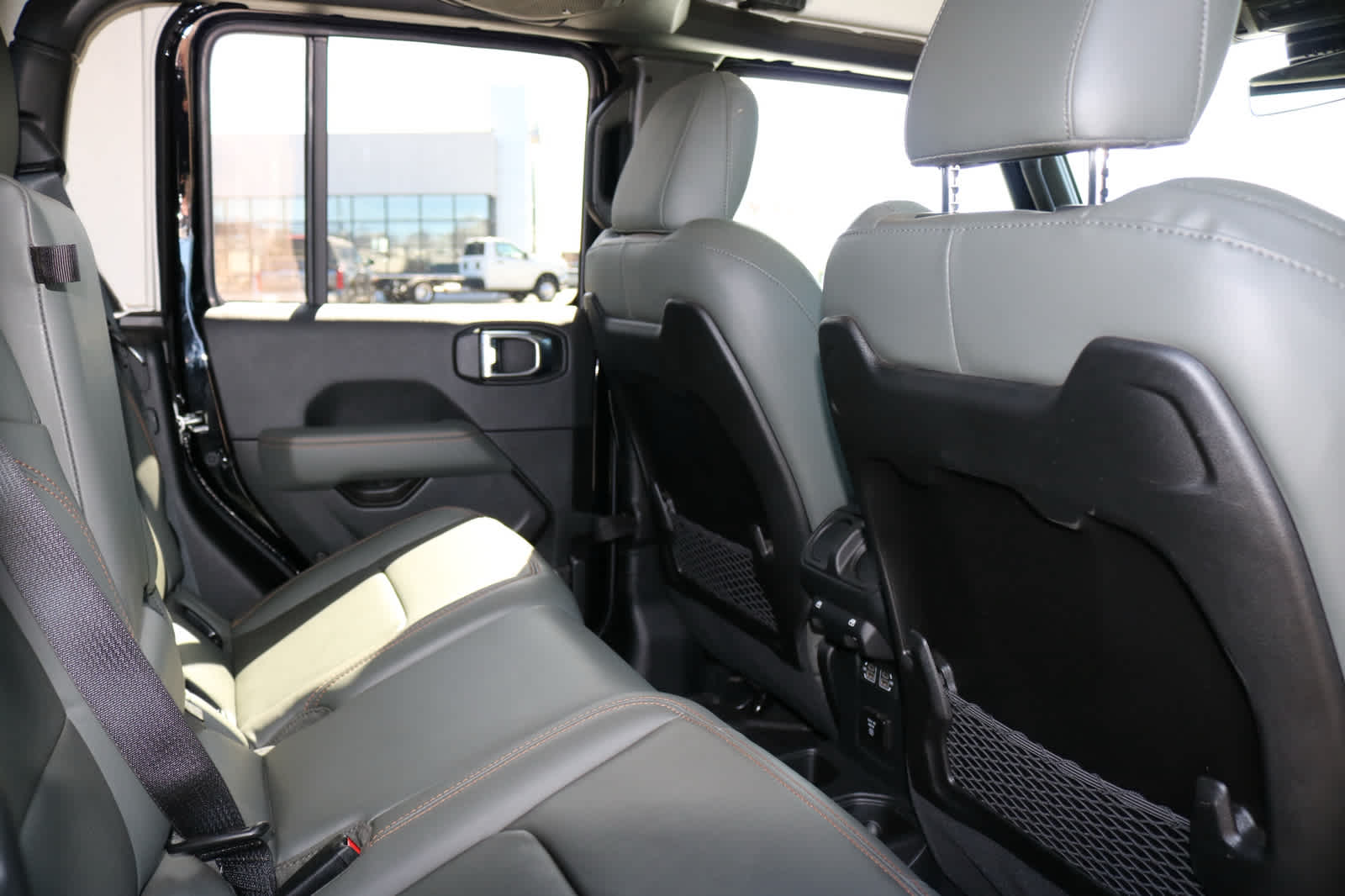 Thumbnail: 2024 Jeep Gladiator - 24