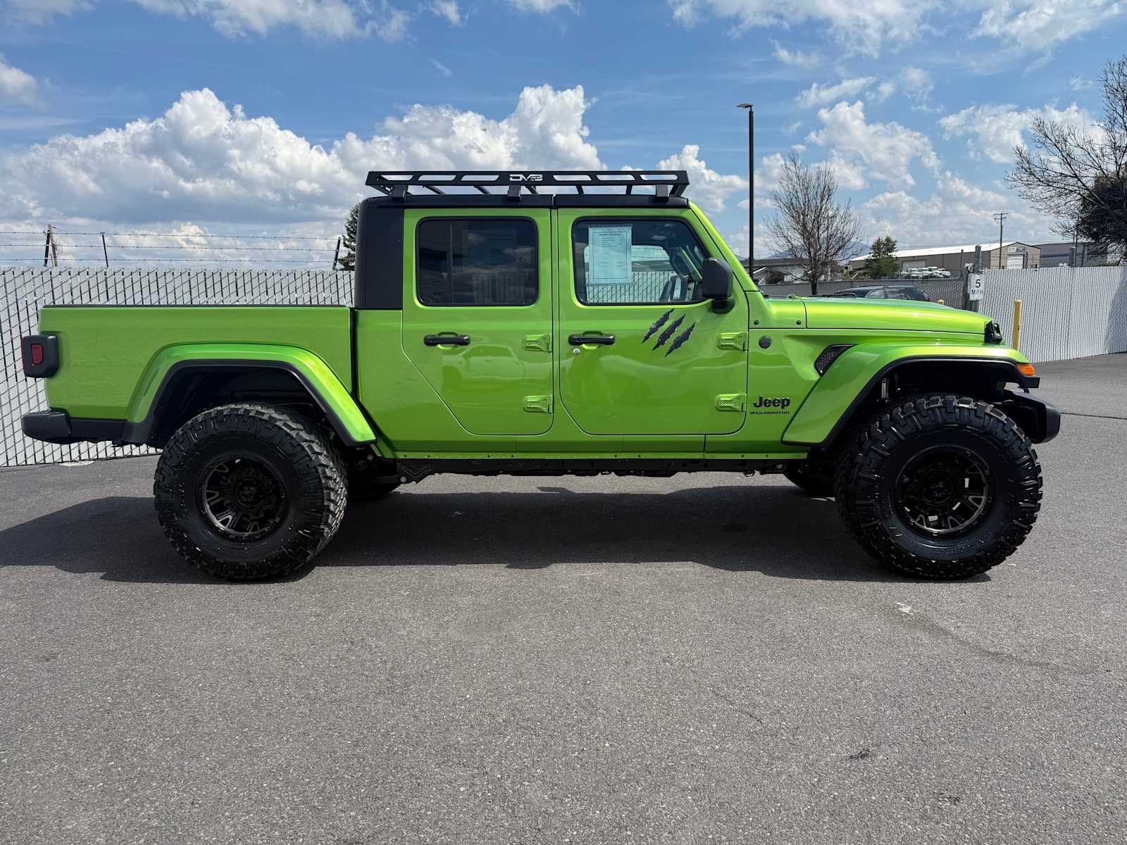 Thumbnail: 2025 Jeep Gladiator - 5