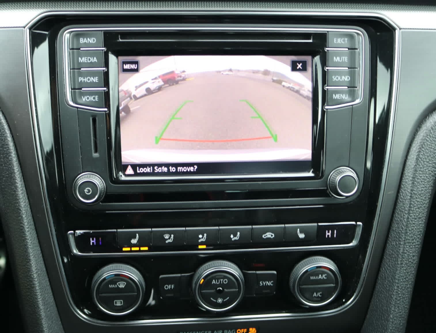 Thumbnail: 2017 Volkswagen Passat - 16