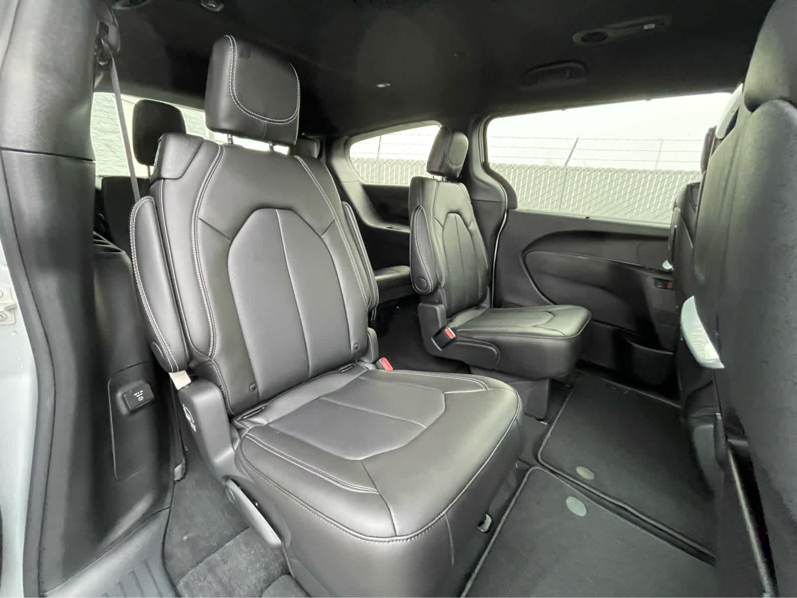 Thumbnail: 2026 Chrysler Pacifica - 26