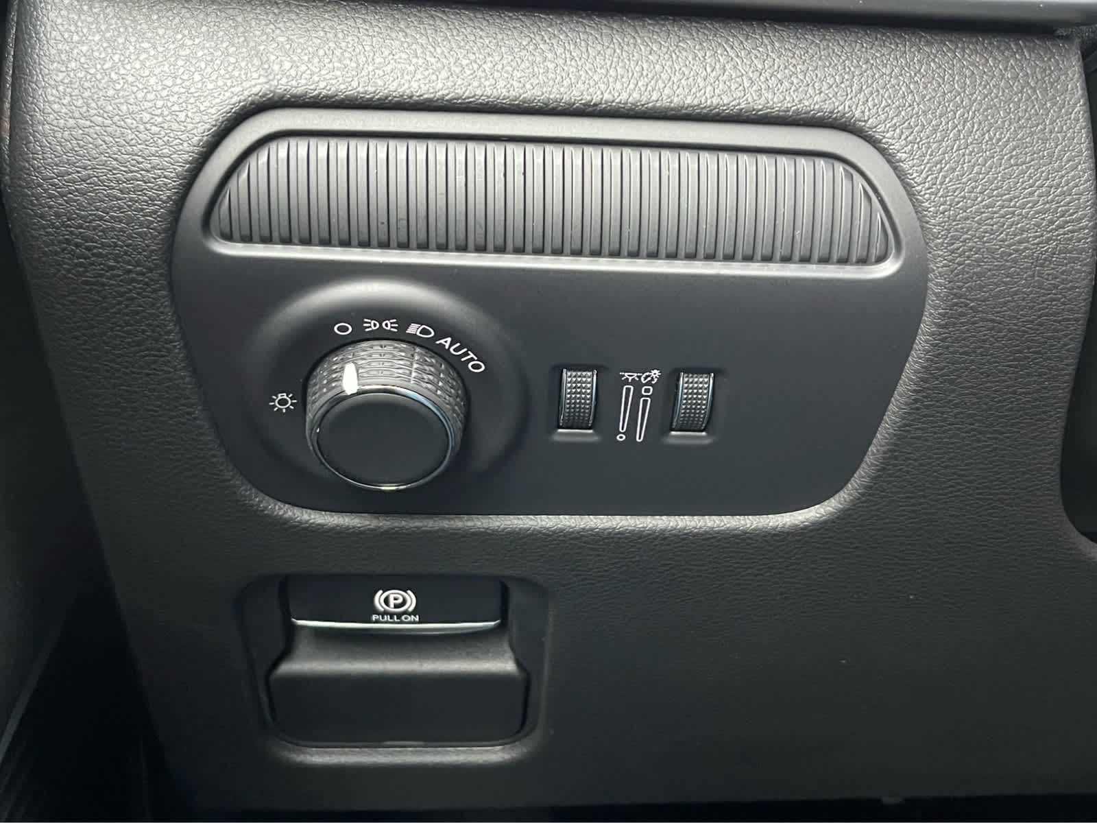 Thumbnail: 2026 Jeep Grand Wagoneer - 16