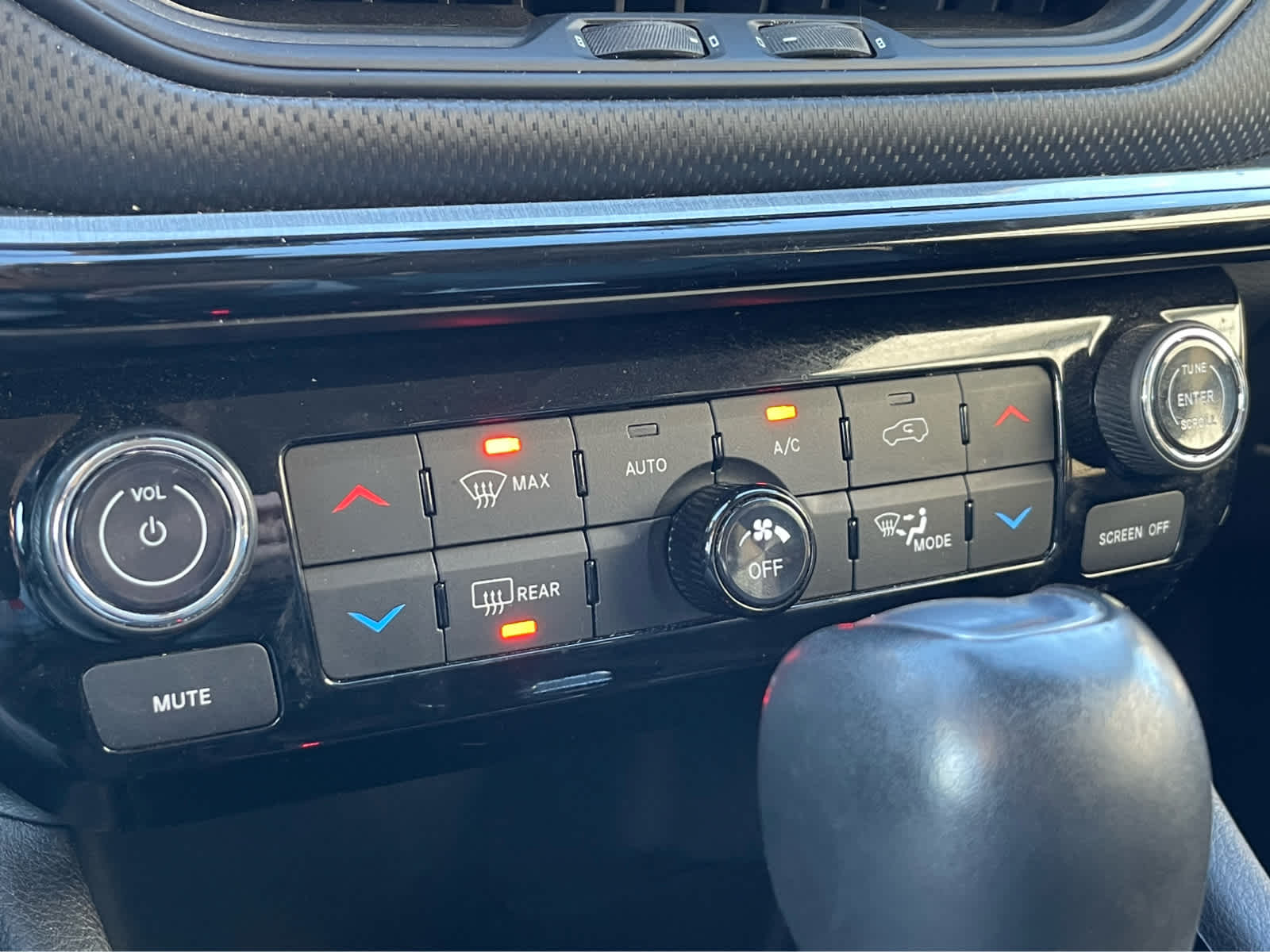 Thumbnail: 2022 Jeep Compass - 16