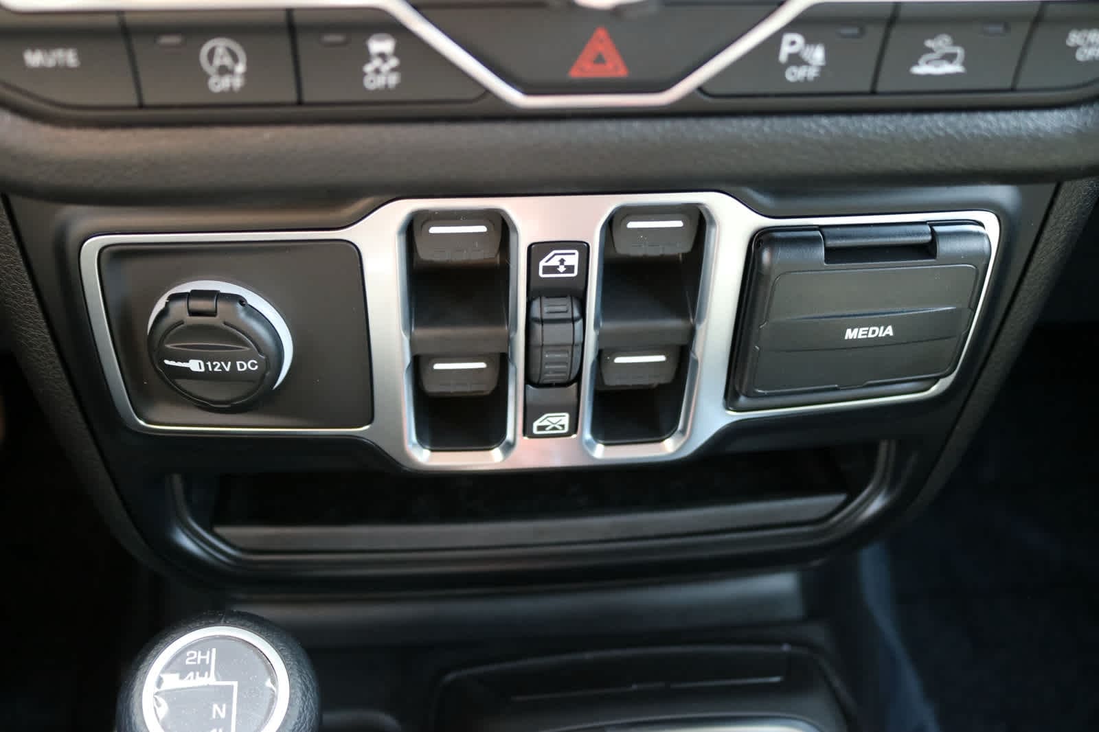 Thumbnail: 2026 Jeep Wrangler - 18