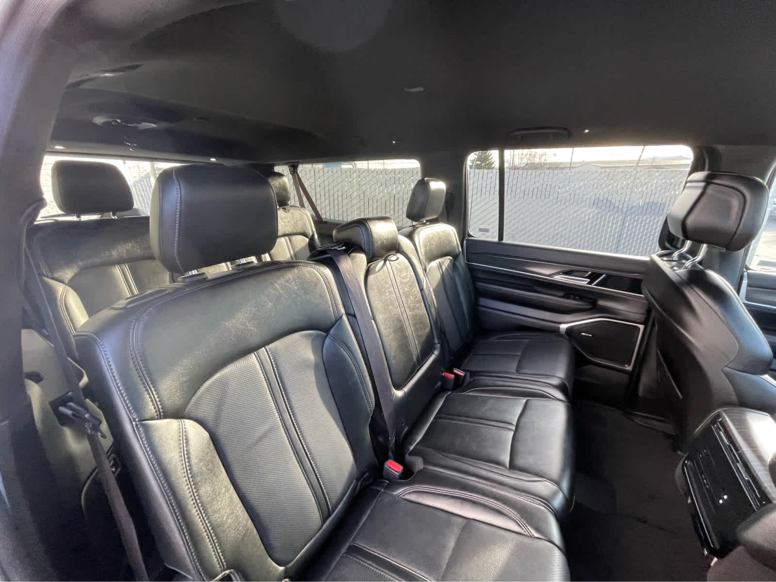 Thumbnail: 2023 Jeep Wagoneer - 26