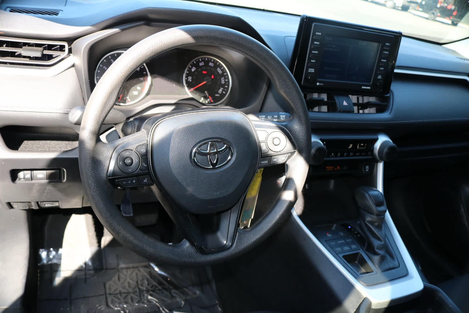 Thumbnail: 2021 Toyota RAV4 - 19