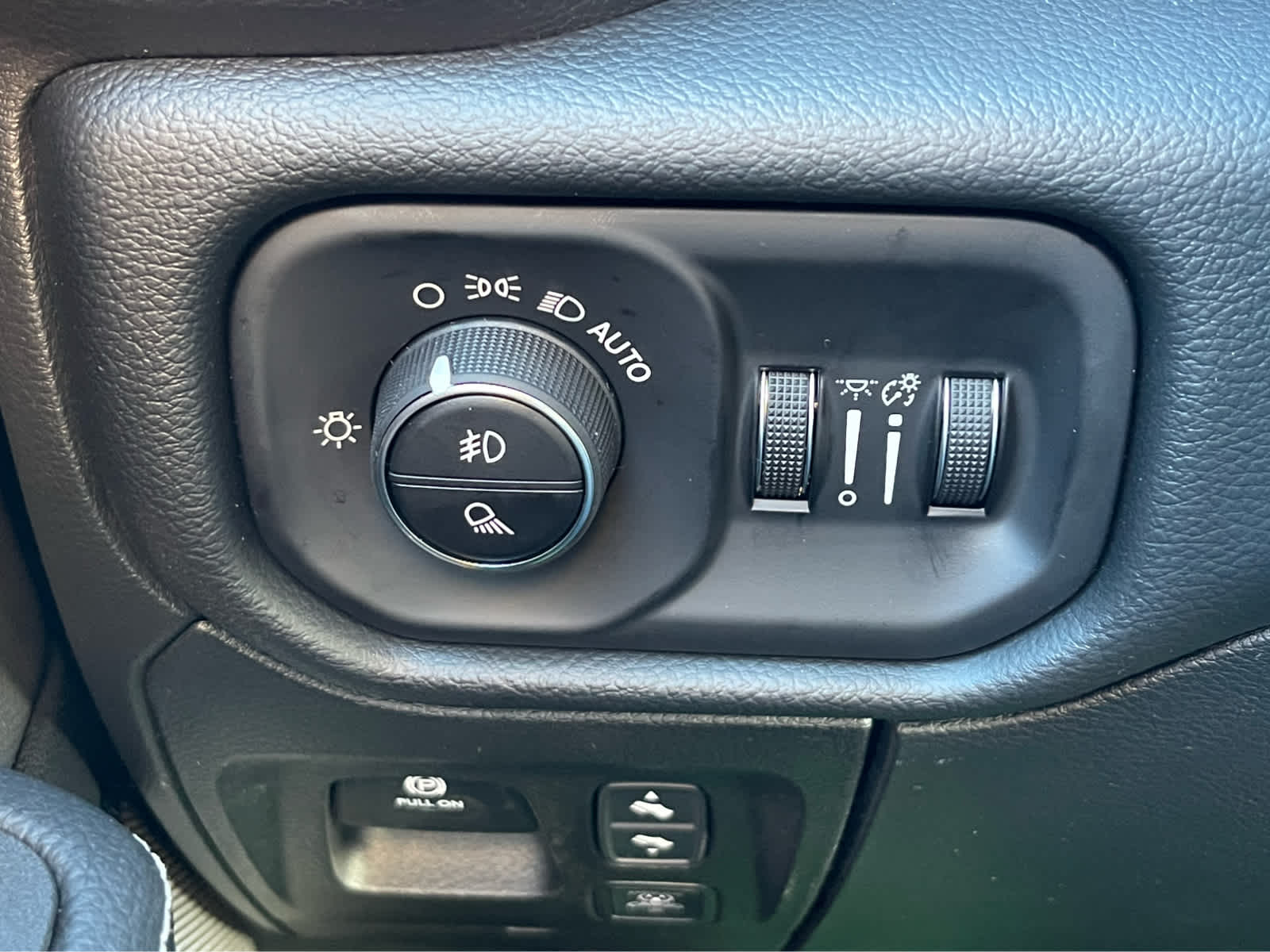 Thumbnail: 2026 RAM 1500 - 18