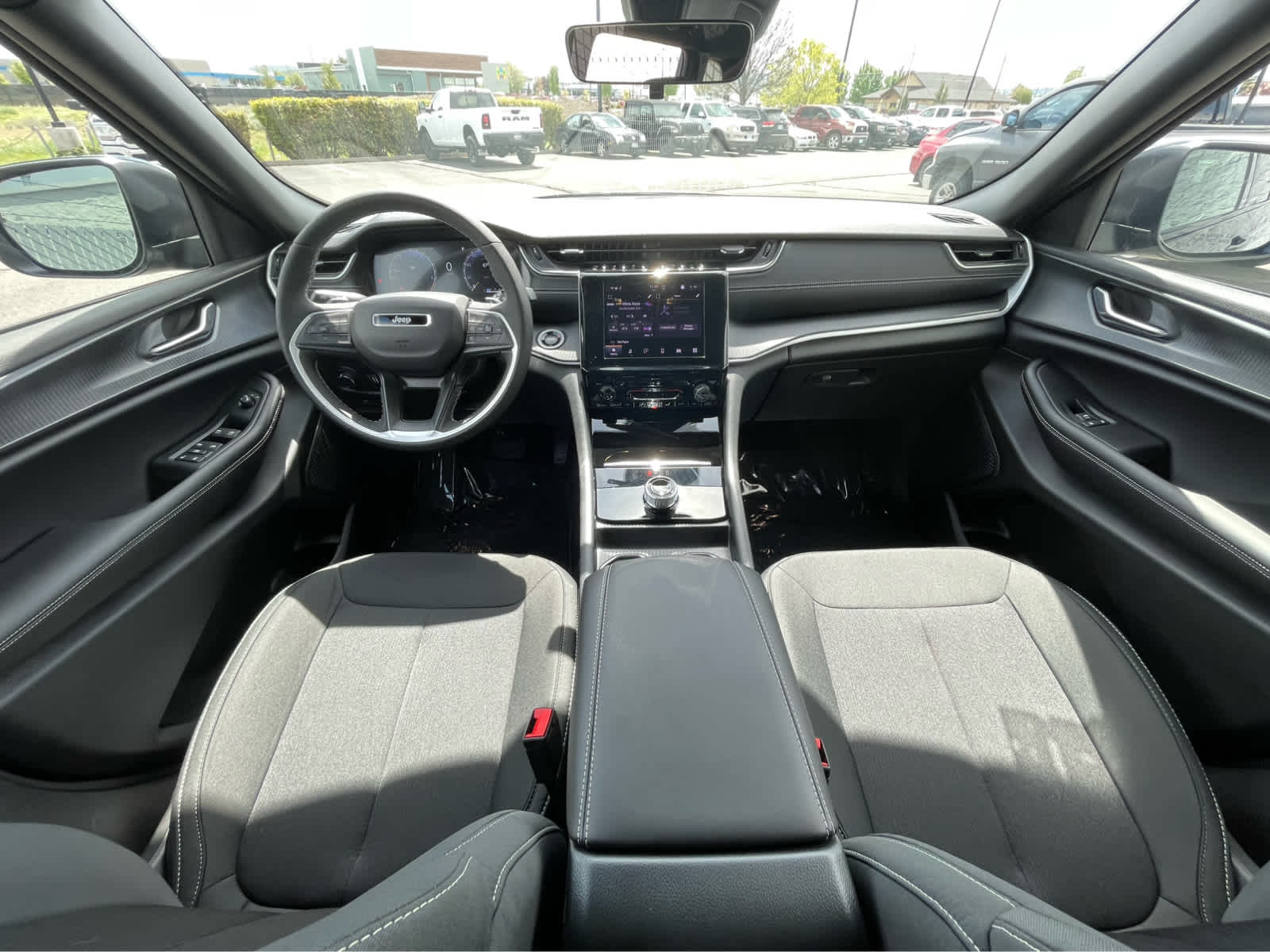 Thumbnail: 2025 Jeep Grand Cherokee - 12