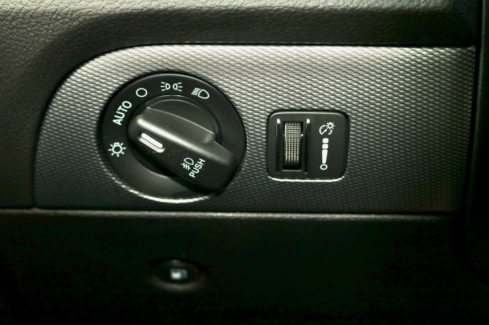 Thumbnail: 2020 Dodge Durango - 21