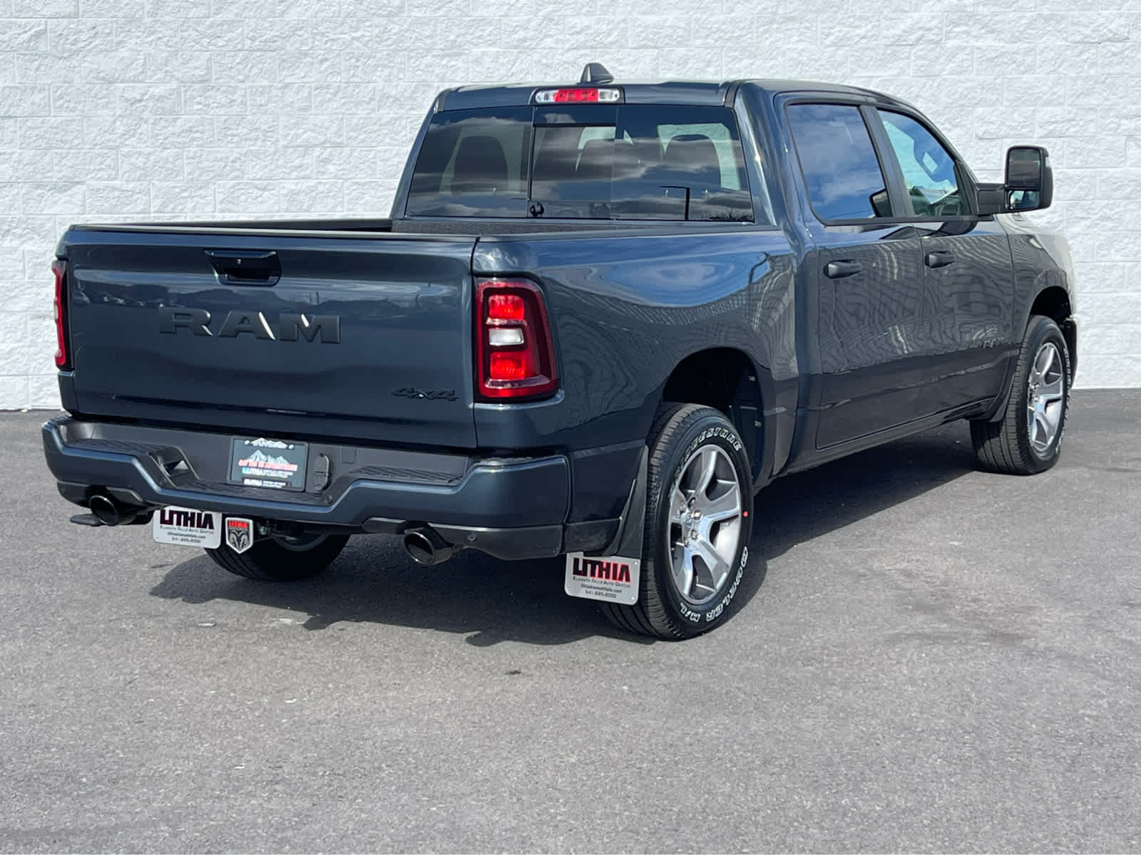 Thumbnail: 2026 RAM 1500 - 6
