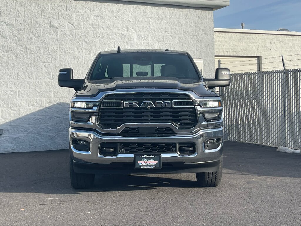 New 2026 Ram 2500 BIG HORN CREW CAB 4X4 6'4 BOX Pickup