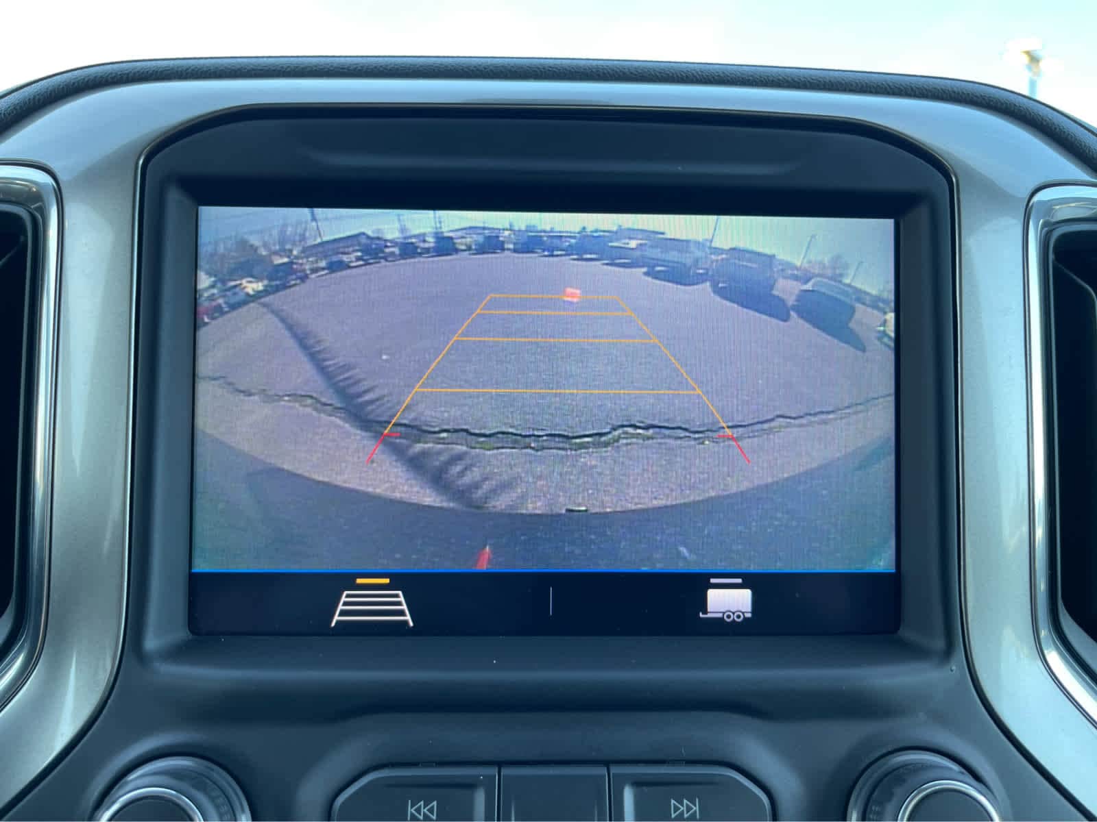 Thumbnail: 2019 Chevrolet Silverado 1500 - 16