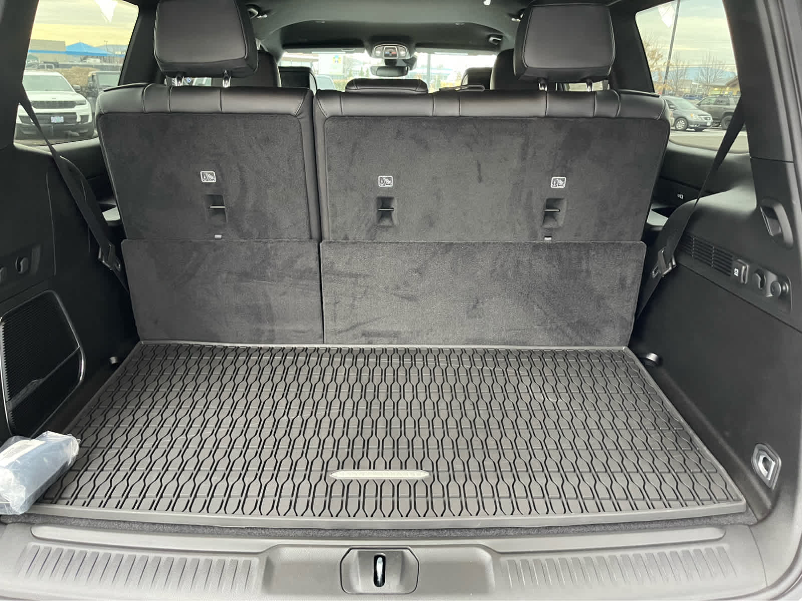 Thumbnail: 2026 Jeep Grand Wagoneer - 24