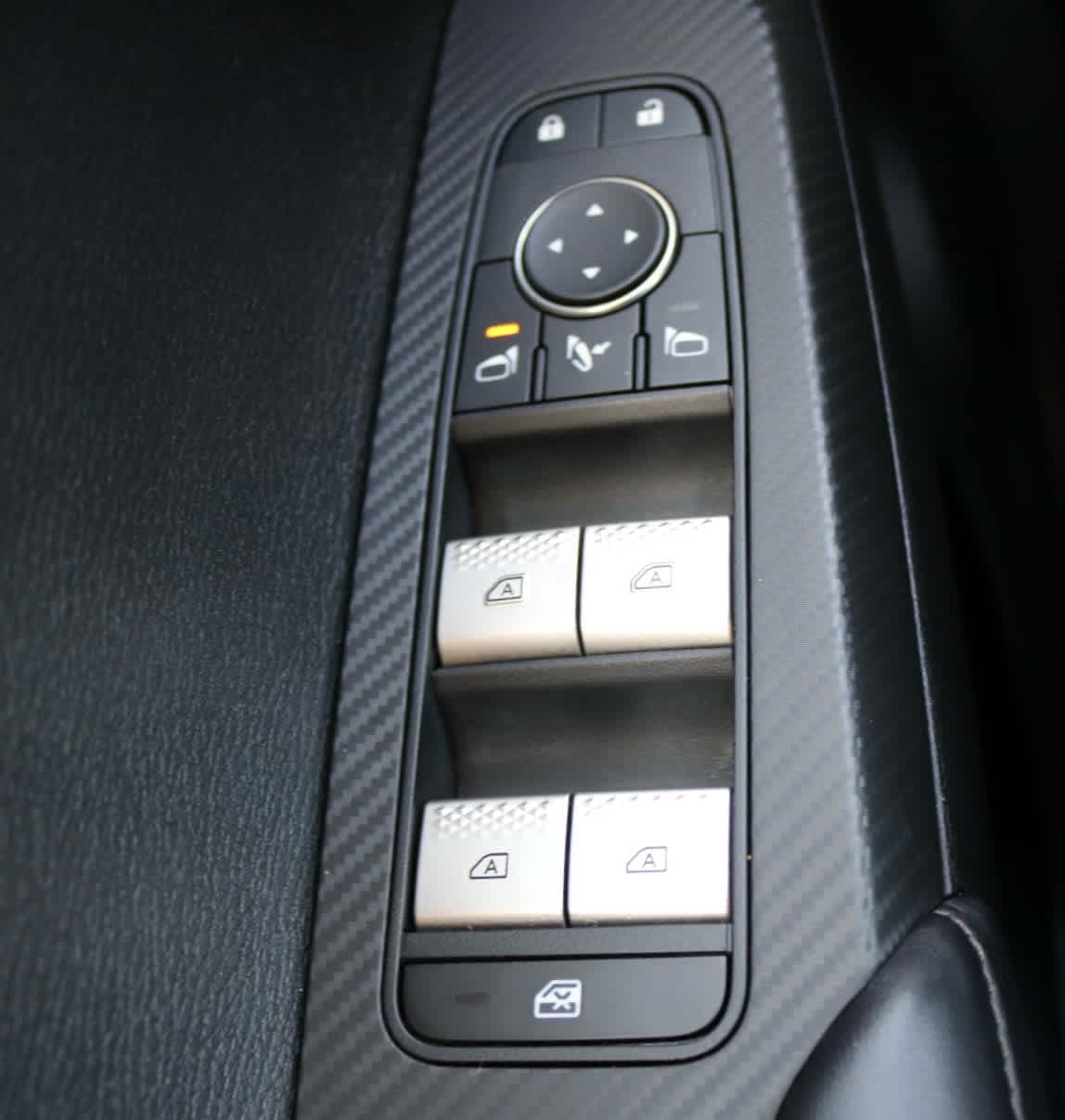 Thumbnail: 2024 Mitsubishi Outlander - 19