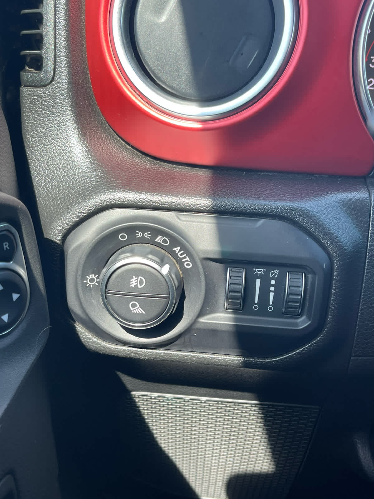 Thumbnail: 2022 Jeep Gladiator - 18
