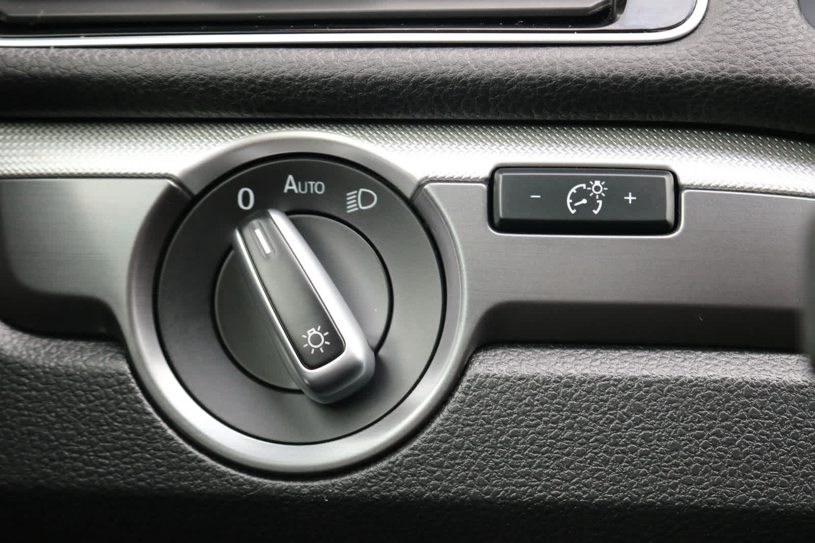 Thumbnail: 2017 Volkswagen Passat - 20