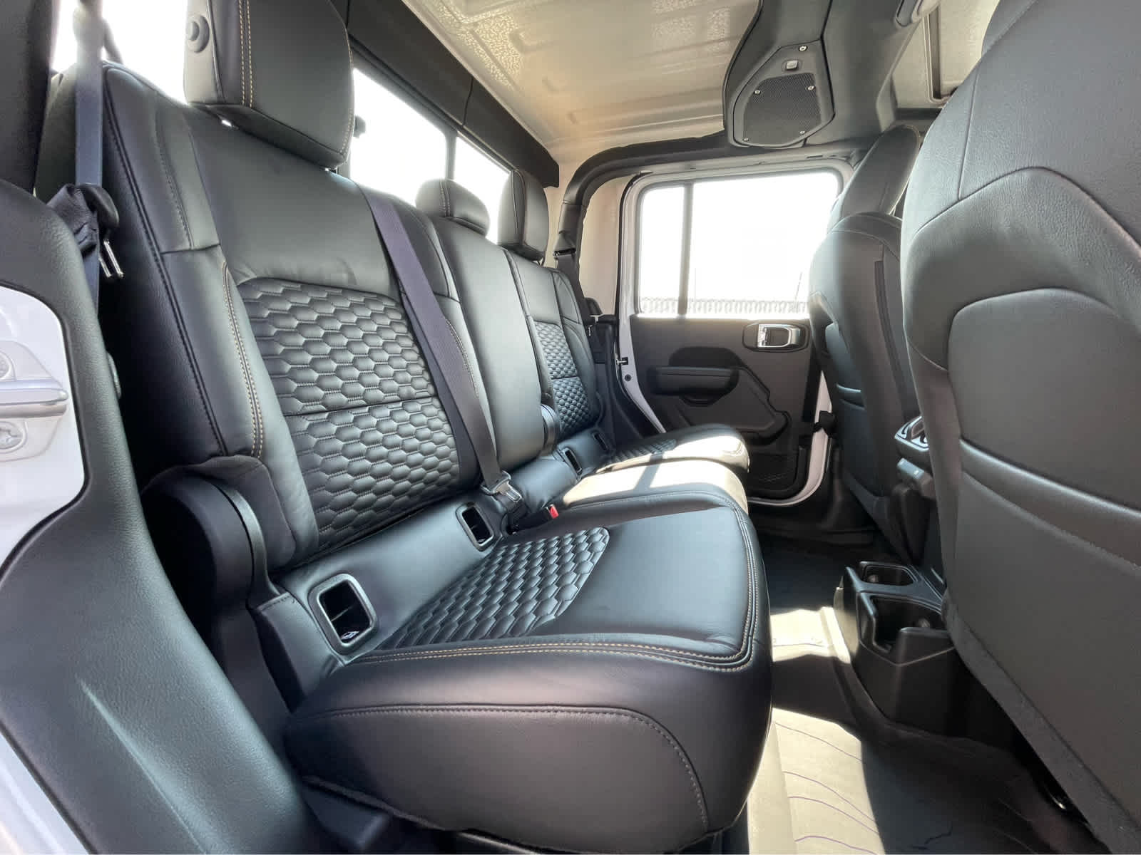 Thumbnail: 2025 Jeep Gladiator - 25