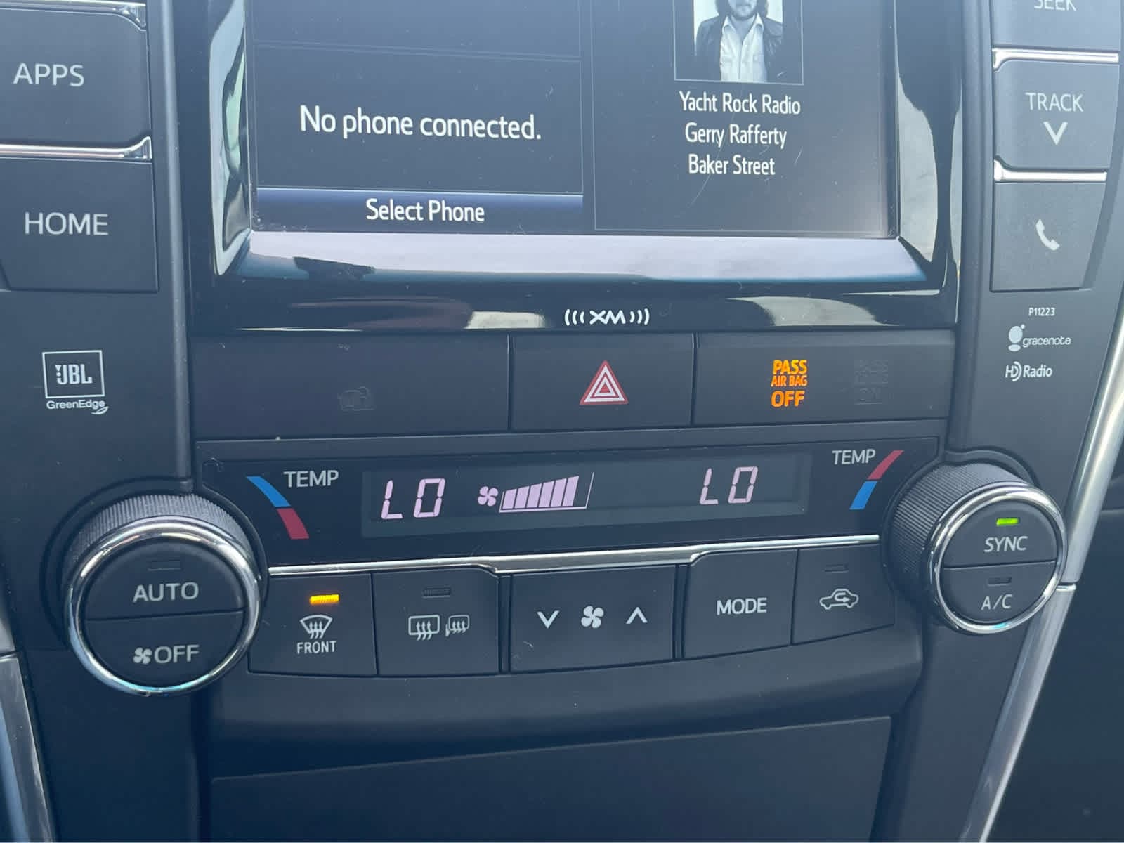 Thumbnail: 2017 Toyota Camry - 16