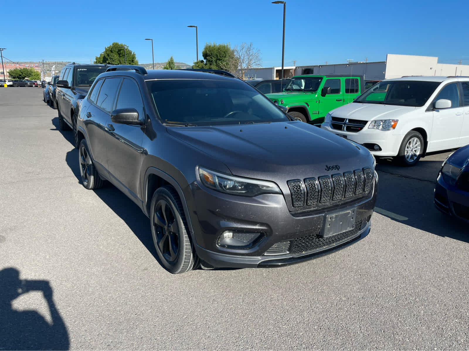 Thumbnail: 2020 Jeep Cherokee - 3