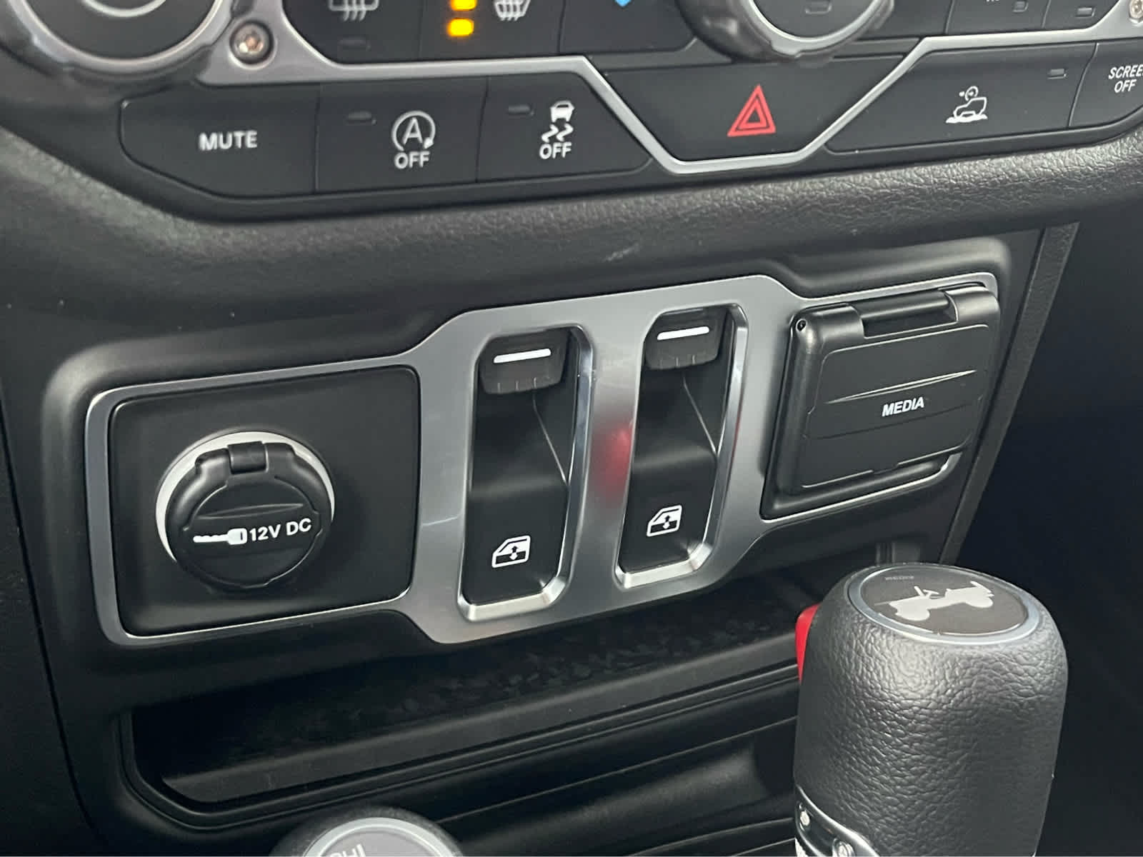 Thumbnail: 2026 Jeep Wrangler - 18