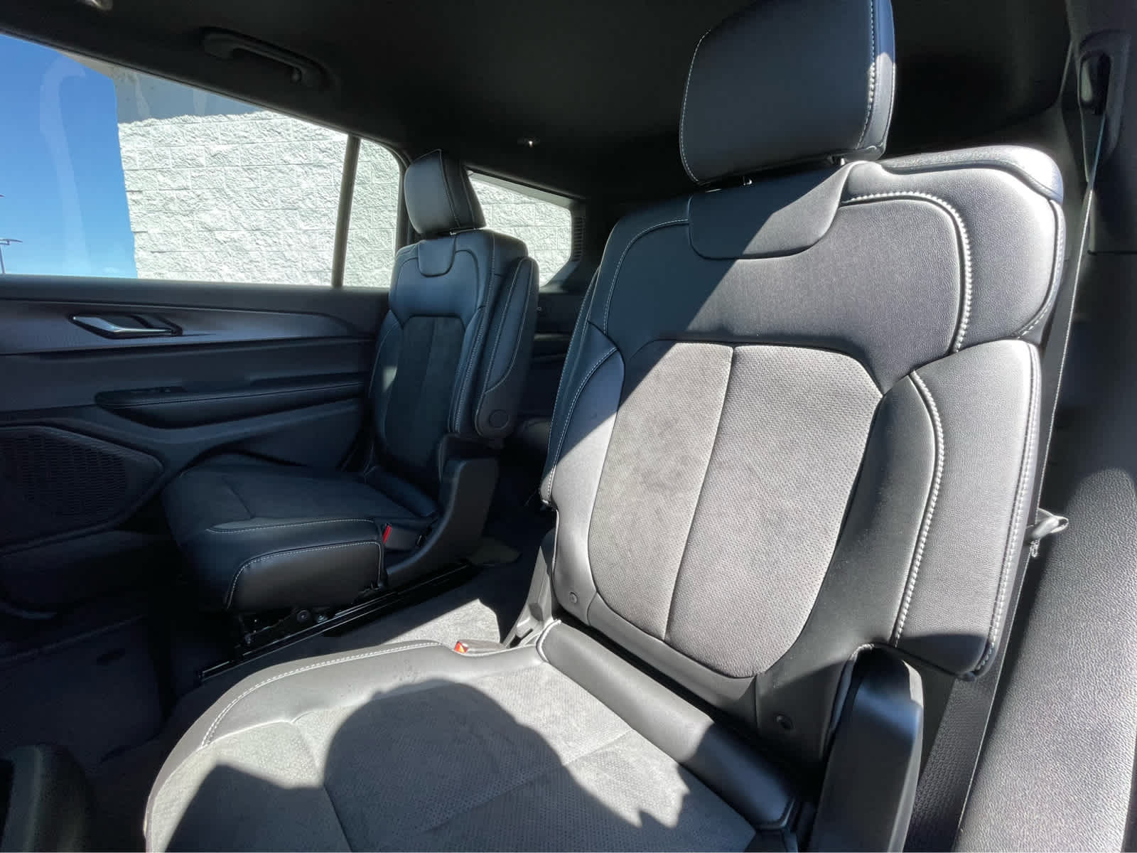 Thumbnail: 2025 Jeep Grand Cherokee - 23