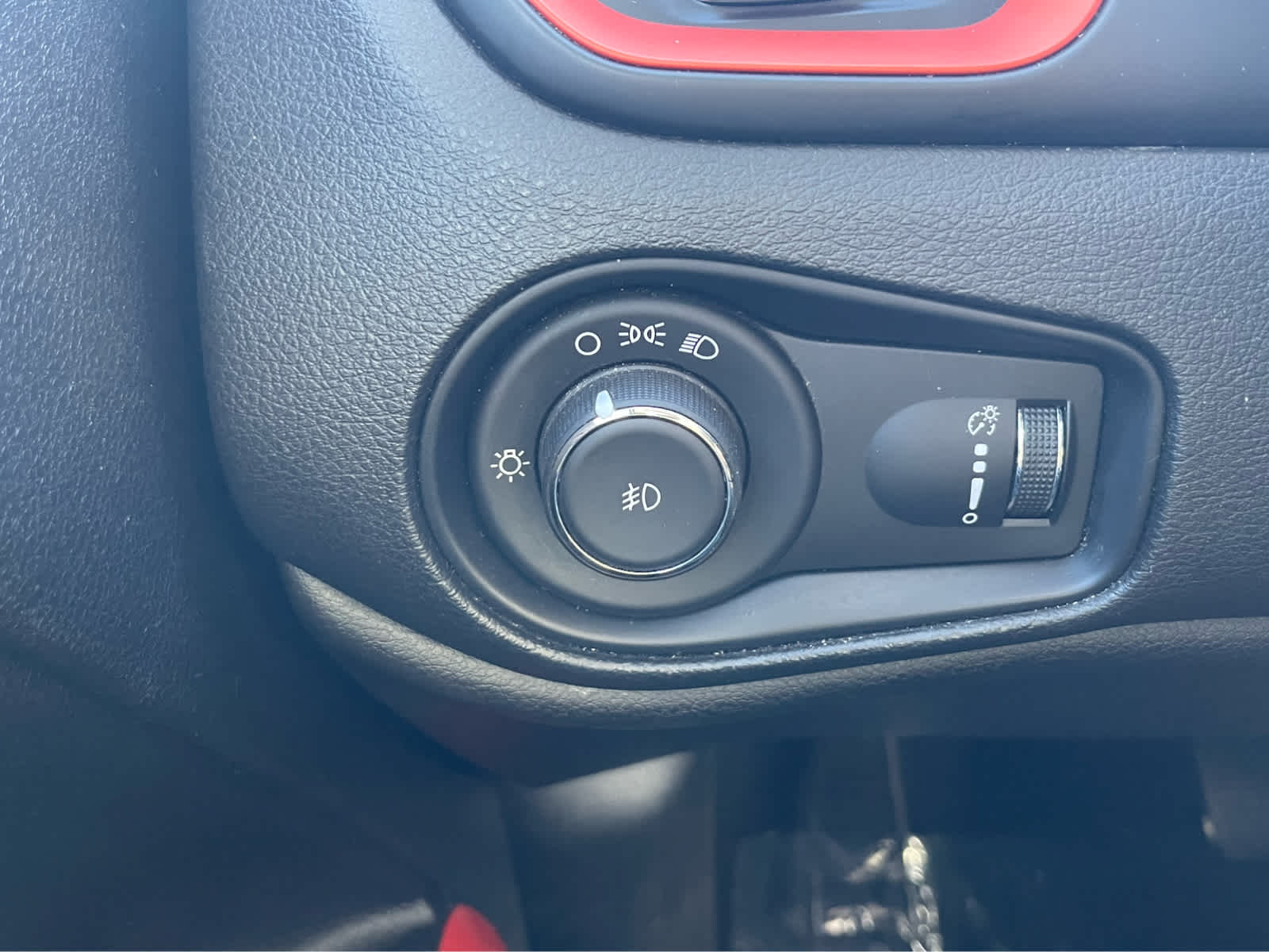 Thumbnail: 2021 Jeep Renegade - 18