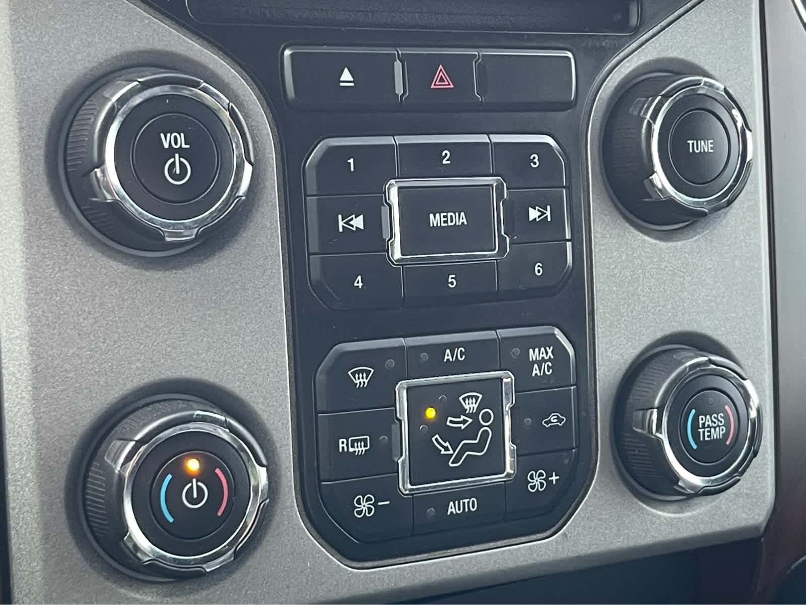 Thumbnail: 2015 Ford F-350 - 15