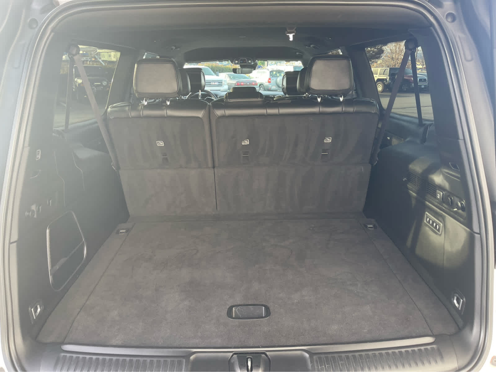 Thumbnail: 2023 Jeep Wagoneer - 11