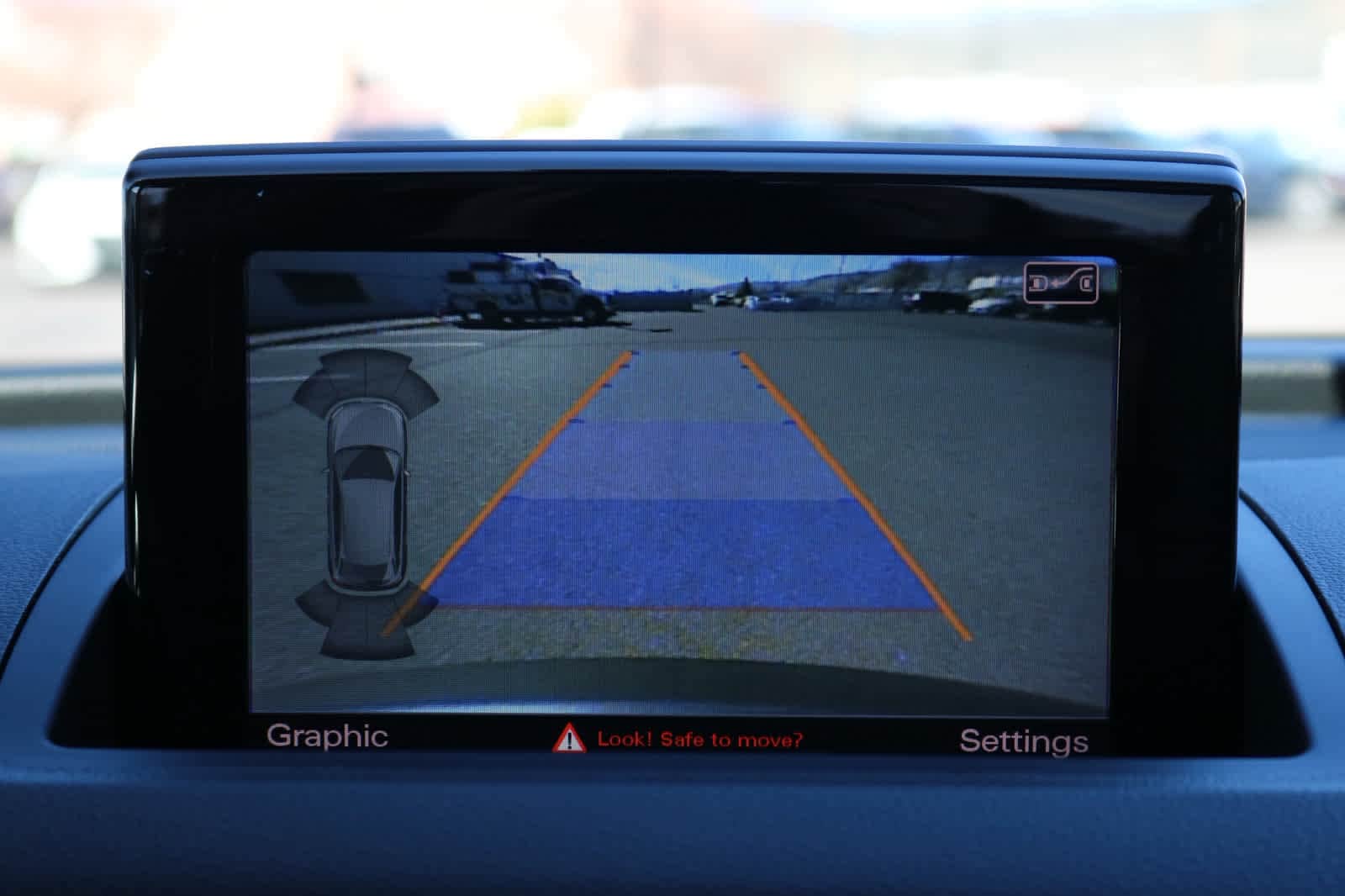 Thumbnail: 2018 Audi Q3 - 16