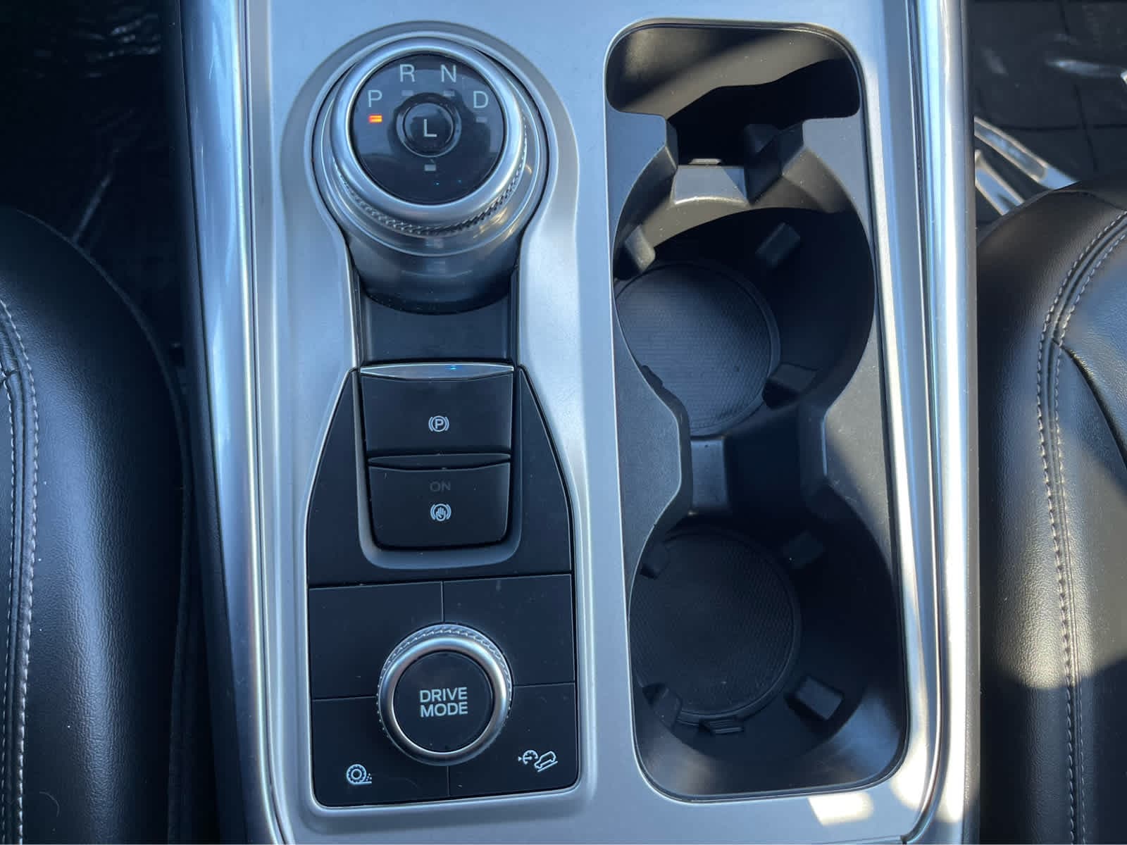 Thumbnail: 2023 Ford Explorer - 18