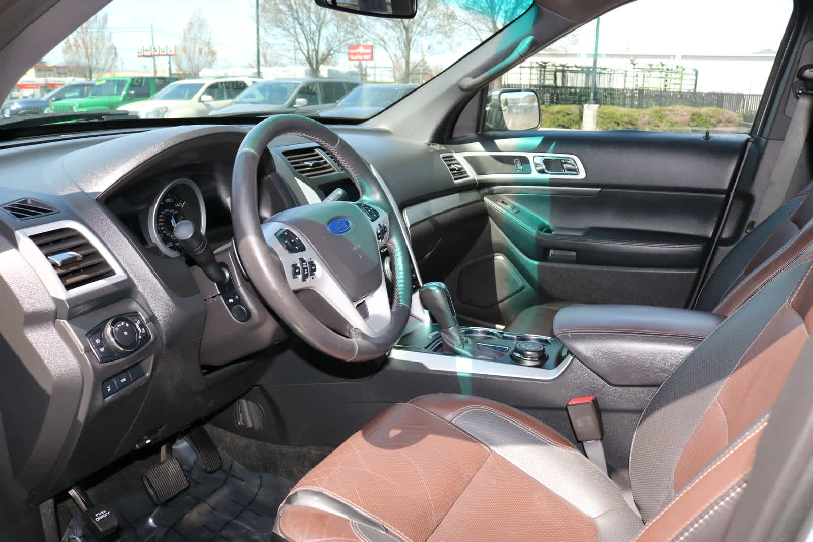Thumbnail: 2015 Ford Explorer - 7